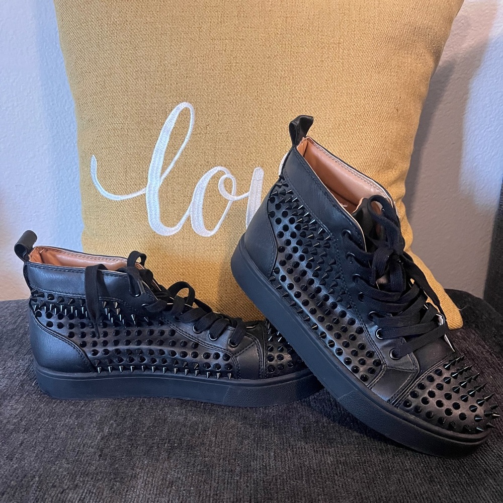 Steve Madden black spiked men shoes